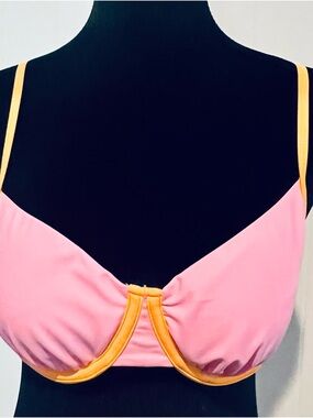 WILD FABLE  Pink Bikini Top with Orange Trim. Size Small.  Hand wash.  B8